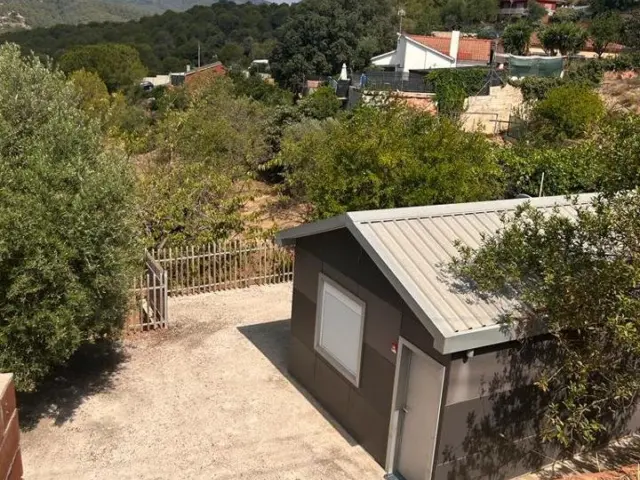 Rustic finca on Carrer de Suïssa