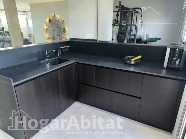 Top-floor flat in Carrer Santa Maria Mazzarello photo 2