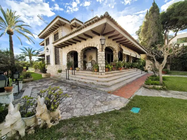 Chalet on Avenida de la Albufereta photo 3