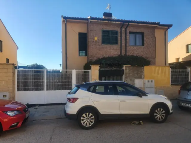 Casa pareada en alquiler en Valcastillo, Pioz de 800 €<span>/mes</span>