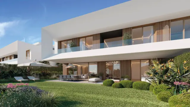 Semi-detached house on Calle Penedes