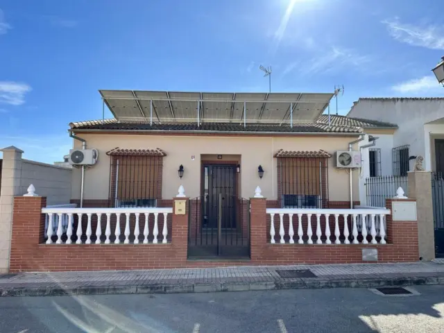 Xalet en venda a Calle Manuel Alcántara, Fuente de Piedra de 195.000 €