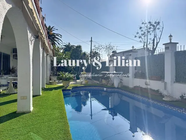 Single-family home in Empuriabrava photo 2