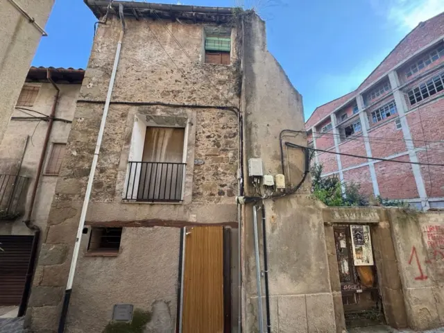 Semi-detached house on Carrer Major, 14