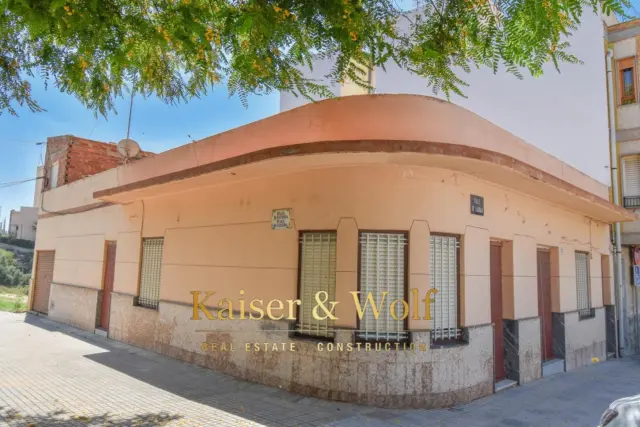 Chalet on Carrer de la Caritat