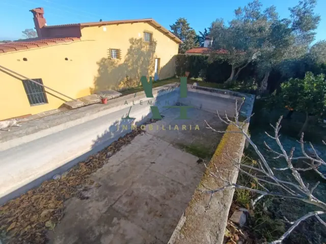 Rustic farm in Cáceres