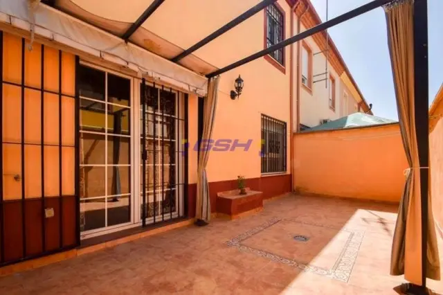 Semi-detached villa in Avenida Pablo Picasso photo 2