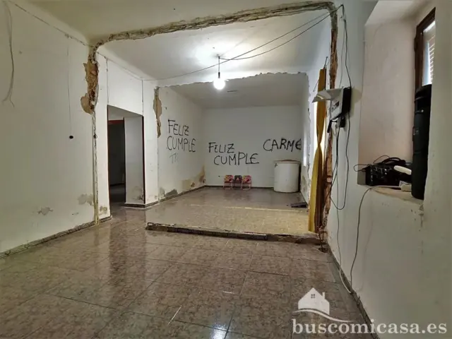 Casa adosada en venta en Calle de Ávila, La Zarzuela-San José (Linares) de 35.000 €