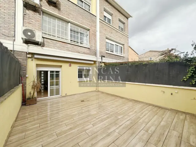 Terraced house on Carrer de Joaquim Folguera photo 3