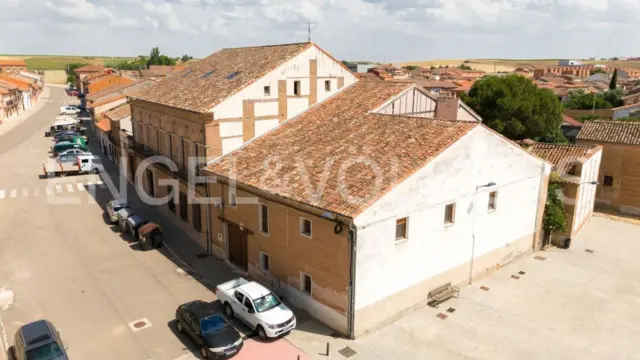 Chalet on Avenida de Castilla, 2