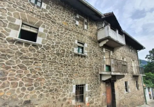House in the Centre