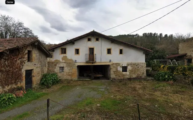 Rustic farm on Calle Barrio Oromiño