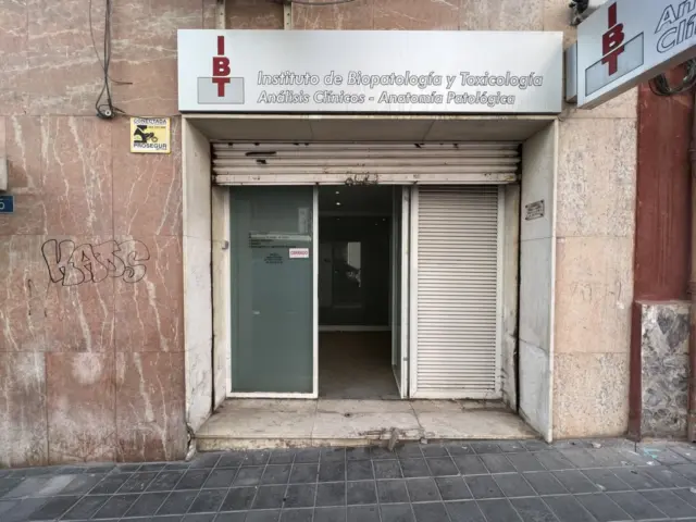 Local comercial en venta en Calle de José María Py, Ensanche-Diputación (Distrito Centro-Ensanche. Alicante - Alacant) de 75.000 €