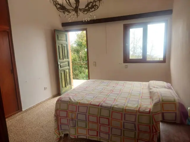 House on Salto del Pino Street photo 14