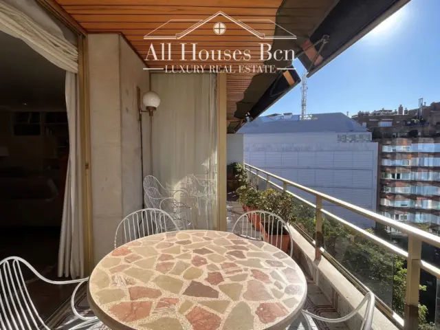 Penthouse on Carrer de Santaló photo 11