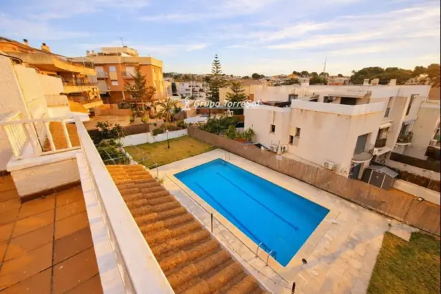 Terraced house on Avinguda d'Espanya photo 2