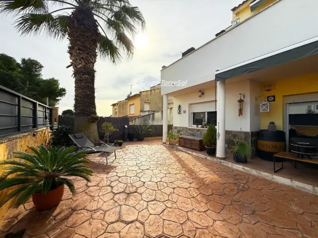 Chalet on Carrer de la Ferradura photo 2