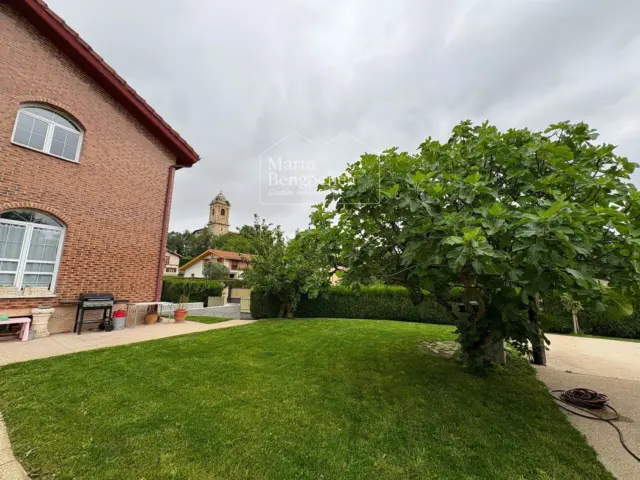 Chalet en Etxabarri-Ibiña