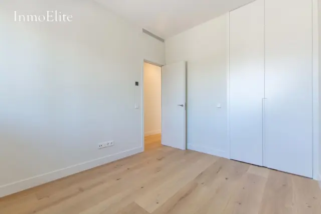Semi-detached house in Av. Europa area photo 33