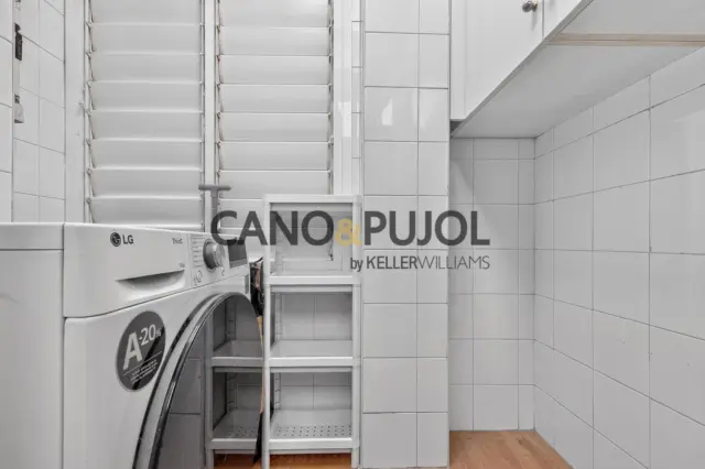 Penthouse on Carrer d'Antoni Sedó photo 53