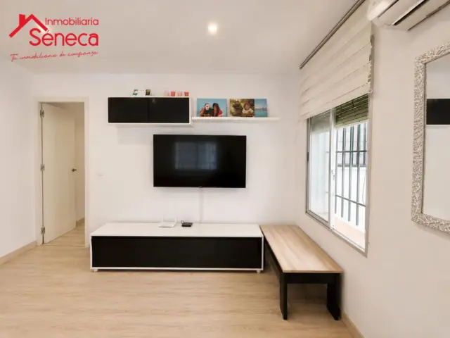 Piso en Juderia photo 4