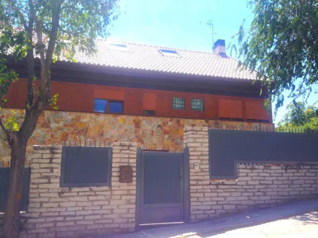 House on Monte Escorial Street
