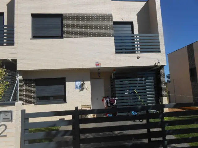Terraced house on Calle Trillo