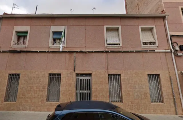 House on Carrer Esperidión Porta Requesens