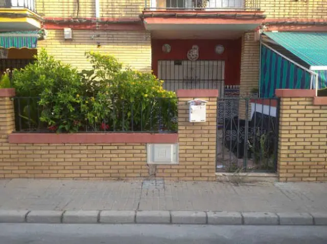 Terraced house on Washington Irving Street