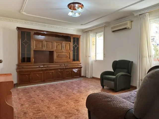 Apartment on Antonio Ponz Street