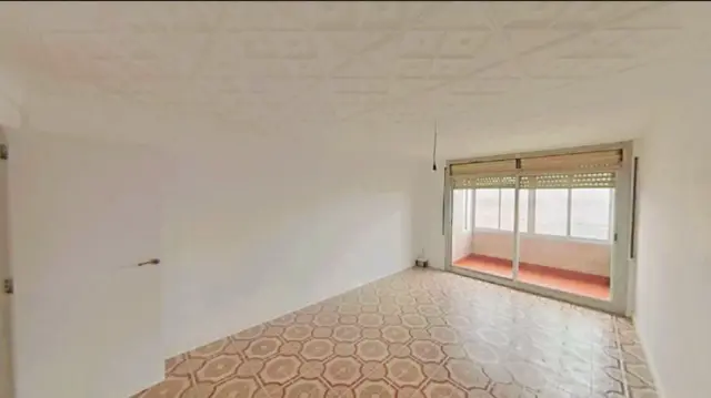 Apartment on Carrer de Tortosa, 115