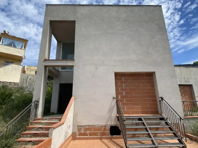 House on Serafí Pitarra Street photo 2