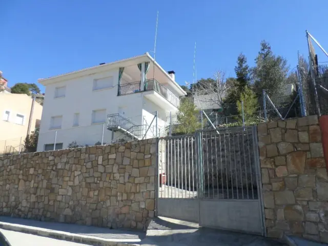 Casa en venta en Estación de Robledo, Estación de Robledo (Robledo de Chavela) de 275.000 €