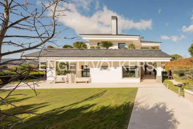 Villa in Pinar-Punta Galea