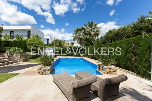Villa on Carrer Marina Baixa photo 3