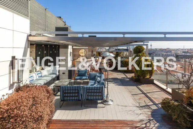 Duplex penthouse on Calle de Almagro