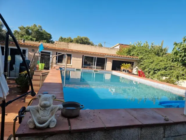 Chalet on Puigpelat Road photo 2