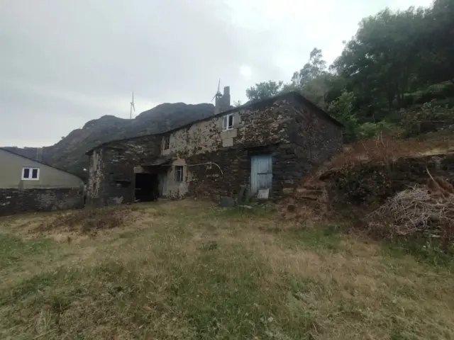 House in Ourol (Town Centre)