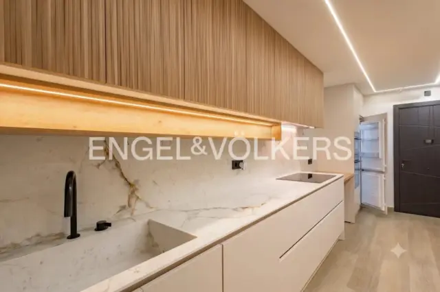 Flat in Sant Feliu de Llobregat photo 2