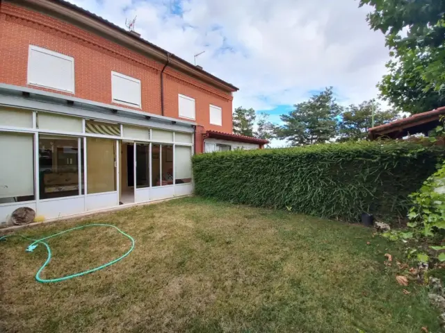 Casa adosada en Yllera-Pozanos