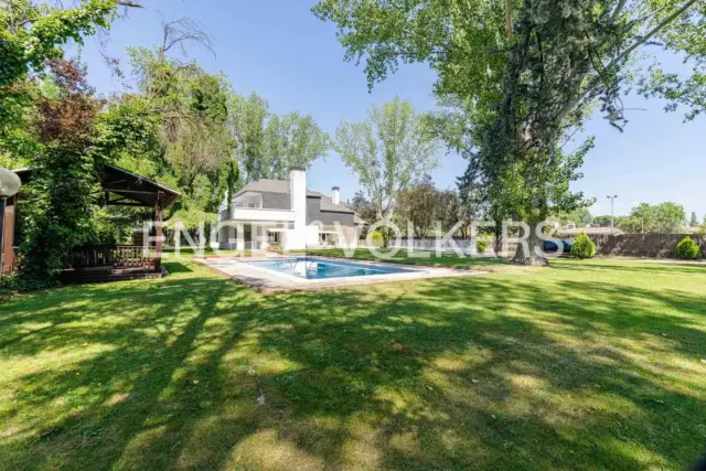 Villa in Villafranca del Castillo photo 13