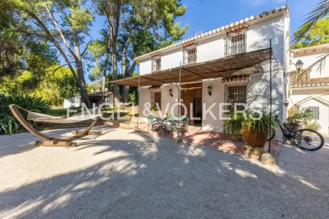 Rustic house in Pego