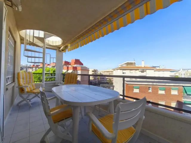 Top-floor apartment in Carrer de la Martineta