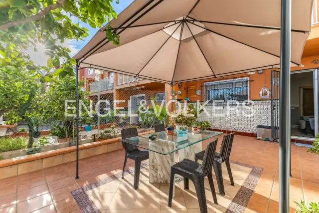 Terraced house in Carrer del Brillant