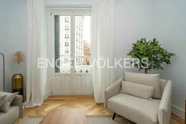 Apartment on Gran Vía Street photo 3