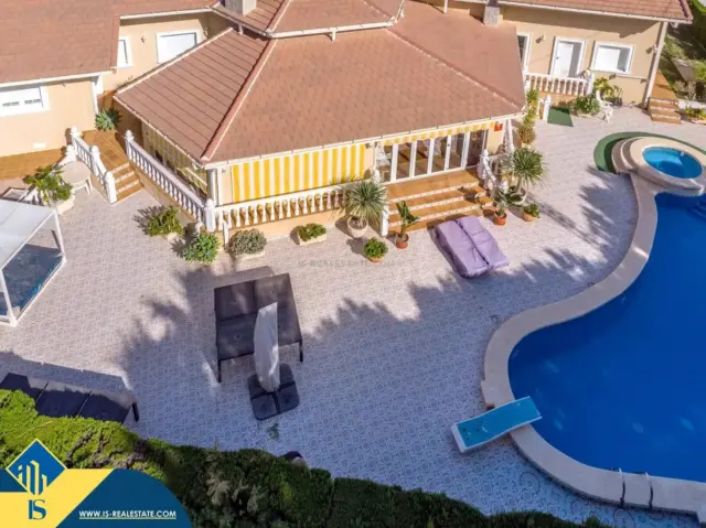 Chalet en Cabo Roig-La Zenia-La Regia