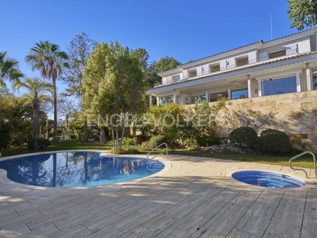 Chalet in Can Girona-Terramar-Vinyet