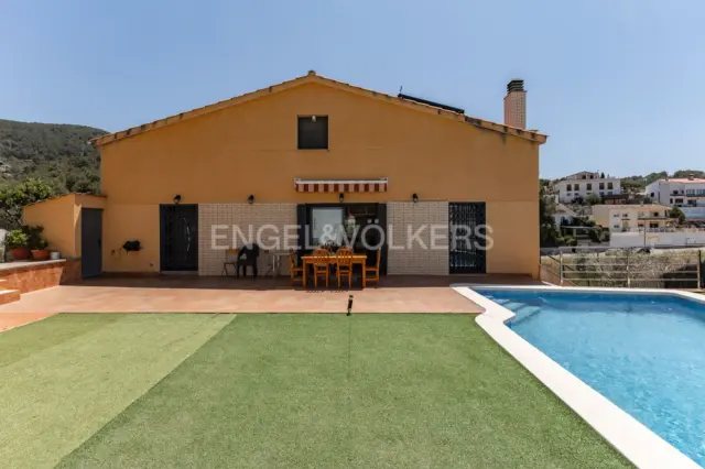 House in Llevantina-Montgavina-Quint-Mar-Garraf photo 2