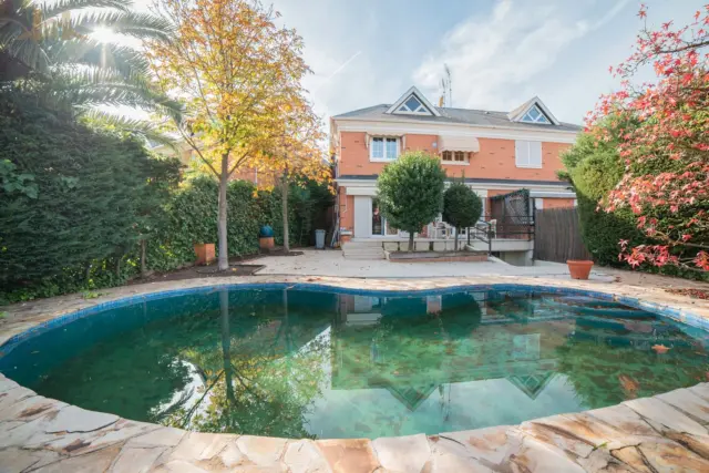 Semi-detached house in Núcleo Urbano