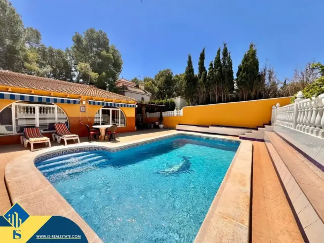 Chalet in Los Balcones-Los Altos-Punta Prima photo 9